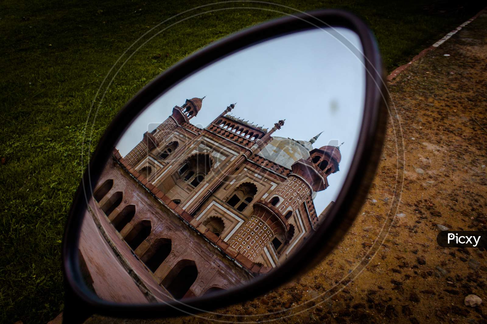 REFLECTION OF THE GREAT SAFDURJUNG TOMB