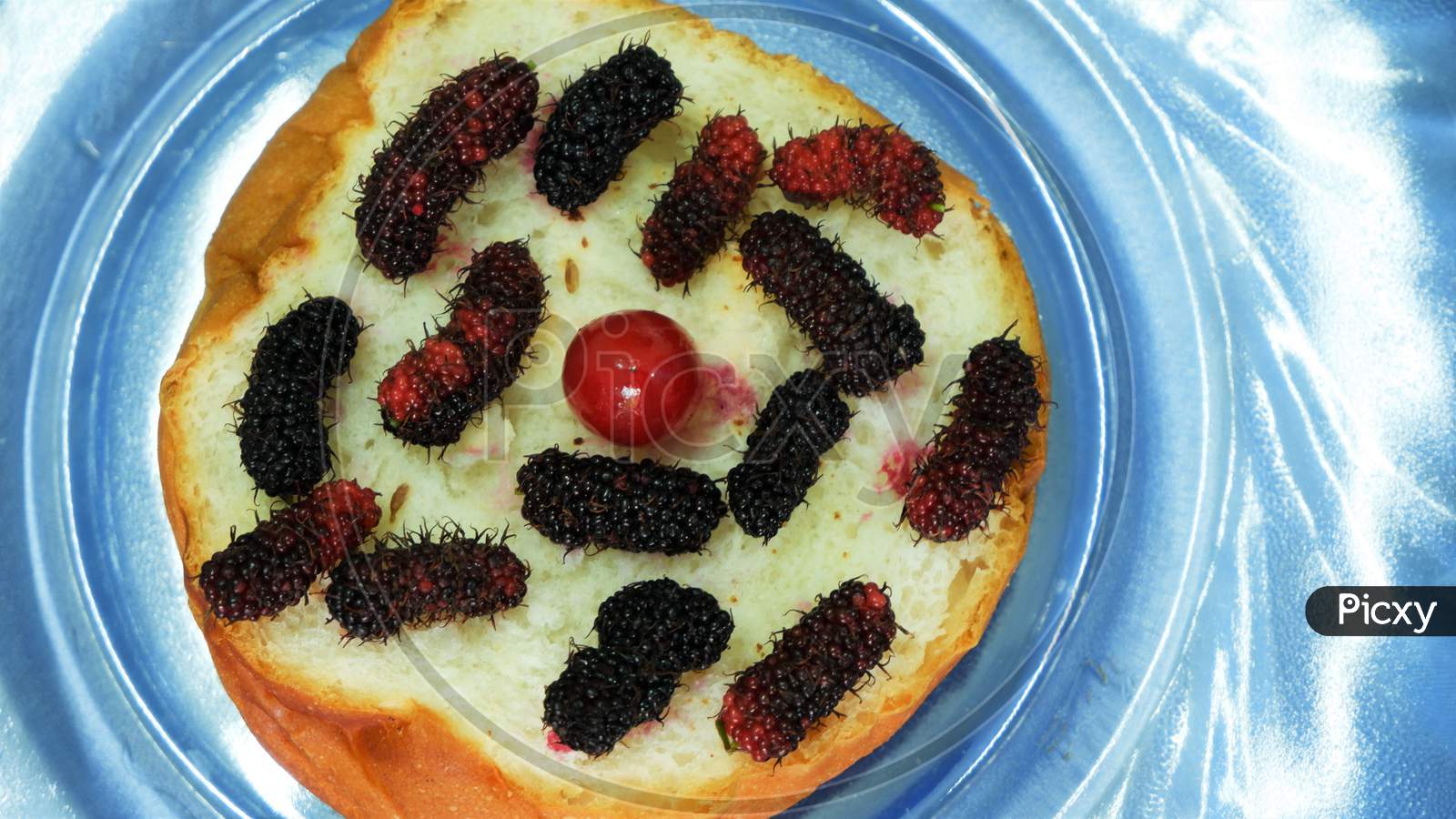 bread with mulberry