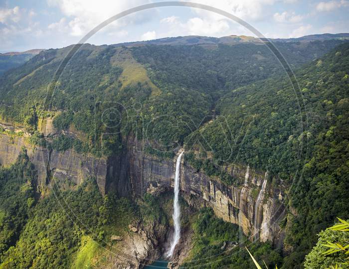Nohkalikai Falls in Meghalaya.Magnificent View of Nohkalikai Falls,Meghalaya,INDIA