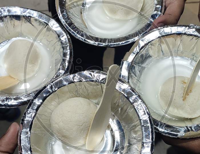 INDIAN FAMOUS RASGULLAS IN FOUR INDIVIDUAL PAPER BOWLS