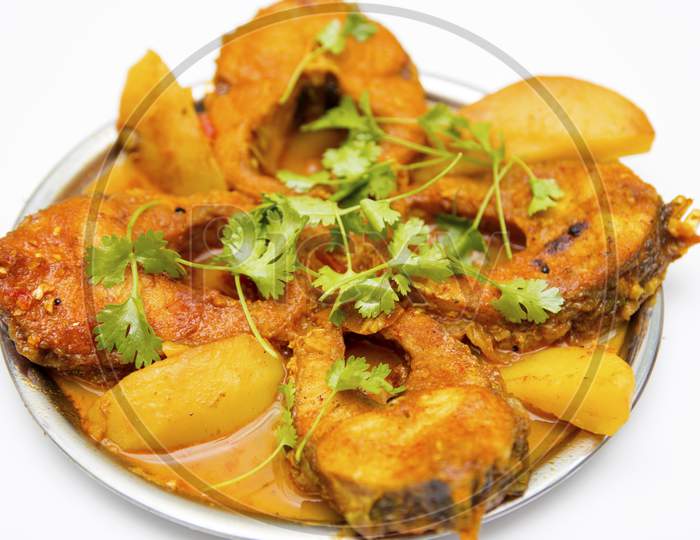 decoration of bengali fish curry