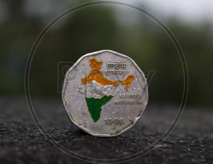 Indian national tri colour on indian currency.