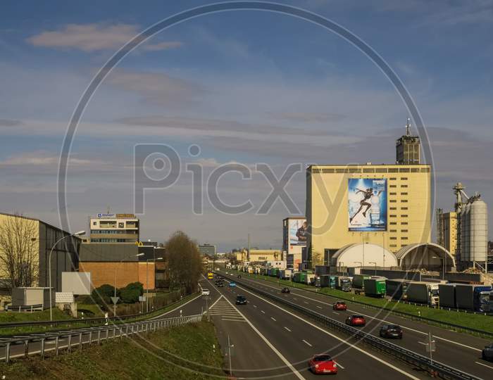 Stuttgart,Germany - March 17,2019:Hedelfingen This Is The Mainstreet B10.It Is Between The Industrial Area Of The District And The Big Harbour Area On The Right Side.