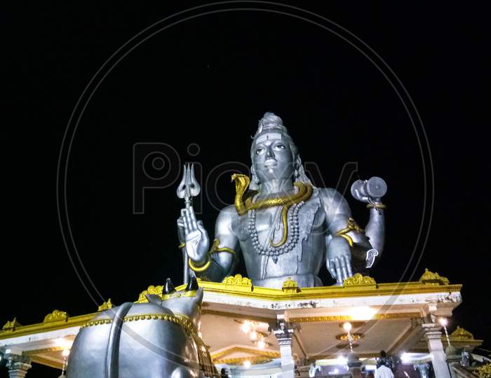 statue of shiva in murudeshwar shiva temple