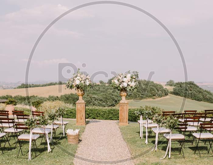 Chic Wedding Venue In Tuscany Italy