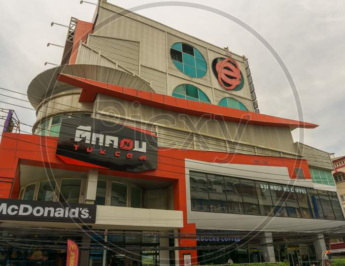 Pattaya,Thailand - April 17,2018: Tukcom This Is A Shopping Mall, Which Is Spezialised In Electronics, It And Gear.The Building Is In South Pattaya Road.