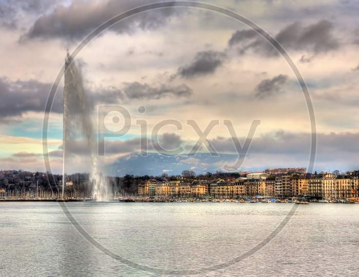 View Of Geneva With The Jet D'Eau Fountain - Switzerland