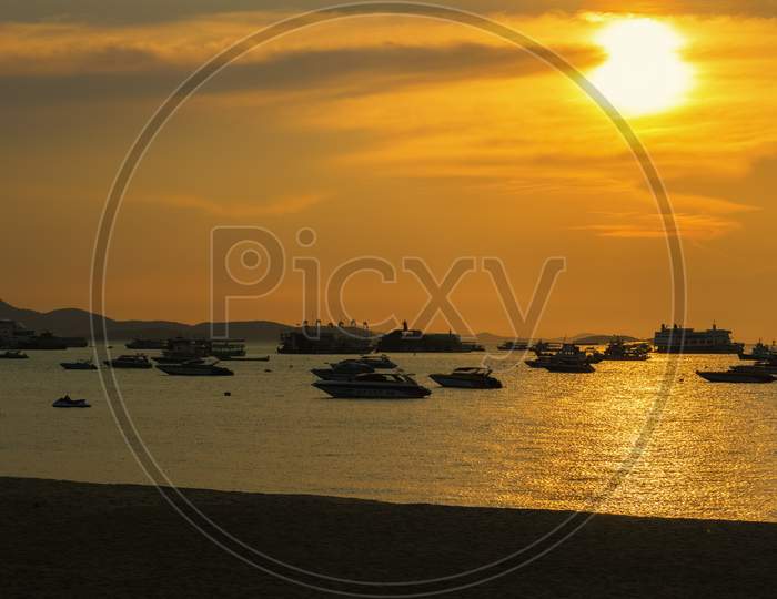 A Romantic Sundown Above The Beach Of Pattaya