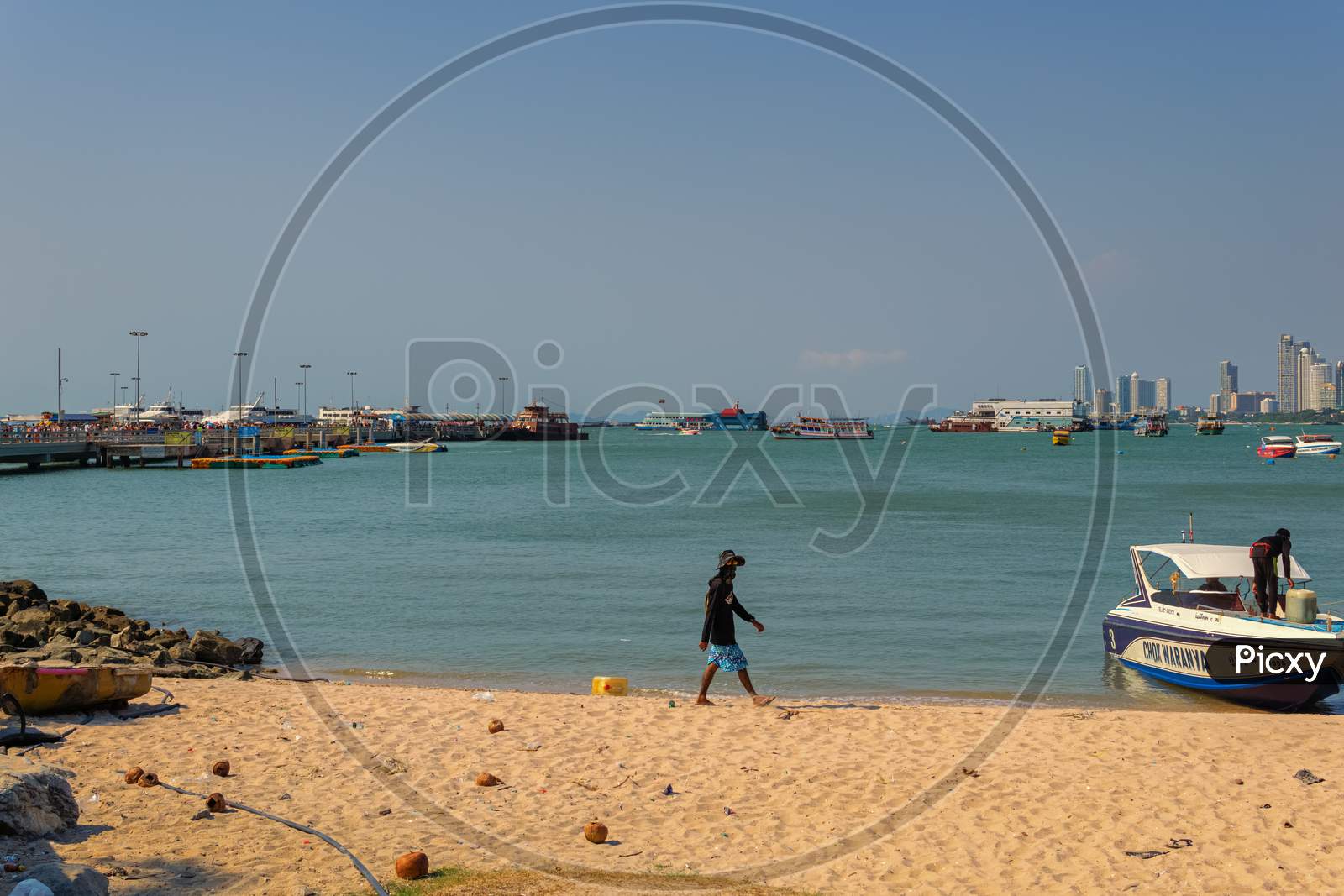 Pattaya,Thailand - April 14,2018: Bali Hai(Beach) This Is A Harbor Where Tourists Starting Trips To Koh Larn And Koh Sak By Boats And Ships.