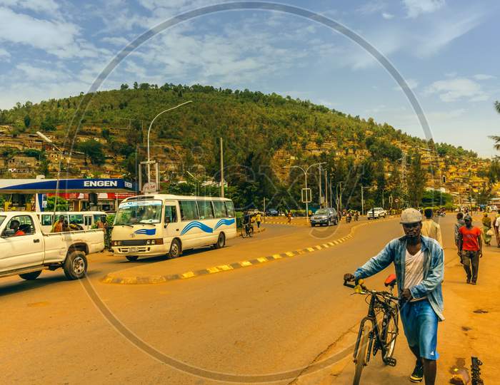 Kigali,Rwanda - October 18,2017: Nyabugogo This Is Gatuna Road Near The Crossroad To Kn 7 Road..The Africans Are On Their Way To Different Places Like Home,Shops And Work.