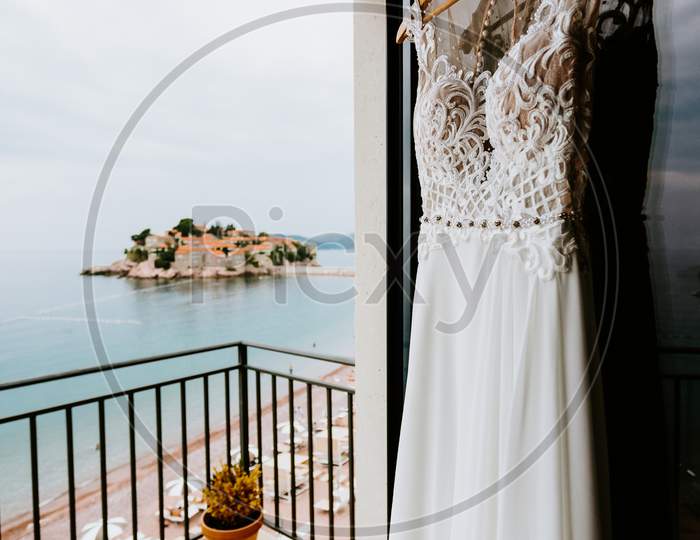 Luxury Wedding Dress With Beautiful Sea View In Montenegro