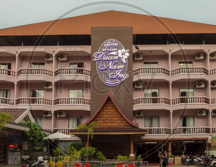 Pattaya,Thailand - October 09,2016: Soi Buakhaow This Is The Duan Nam Ing Hotel.There'S A Restaurant And A Tattoo Studio,Too.This Soi Is A Popular Tourism Hot Spot.