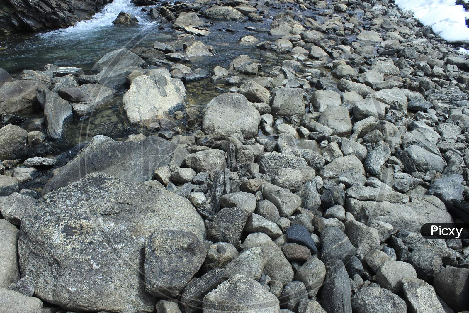 A Mini Waterflow through stones