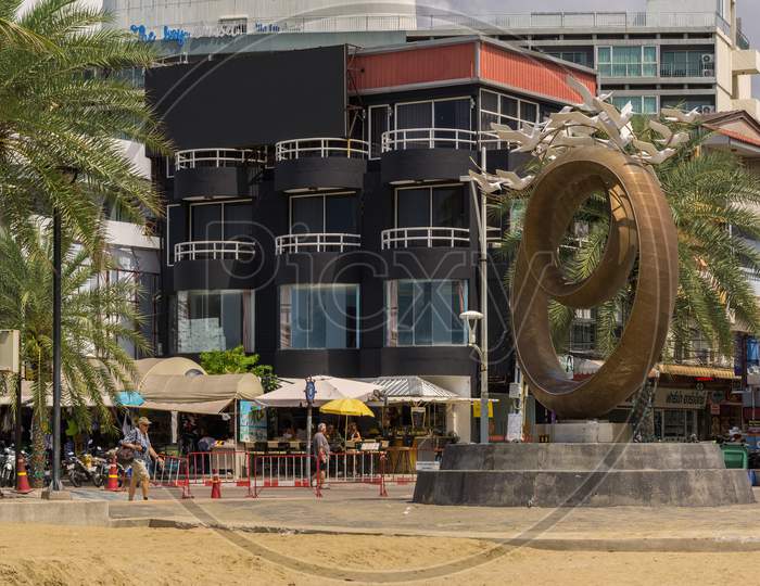 Pattaya,Thailand - October 23,2018: Beach Road Opposite Soi 6 Is This Big Decoration Which Is Made Out Of Metal.People Can Sit And Relax There,Too.