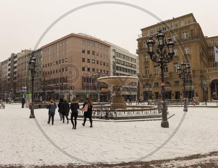 Frankfurt(Main),Germany - March 03,2018: Kaiserplatz This Place Is In The Centre Of The City And In Front Of The Shopping Area.There Are Some Historic Buildings,Too.