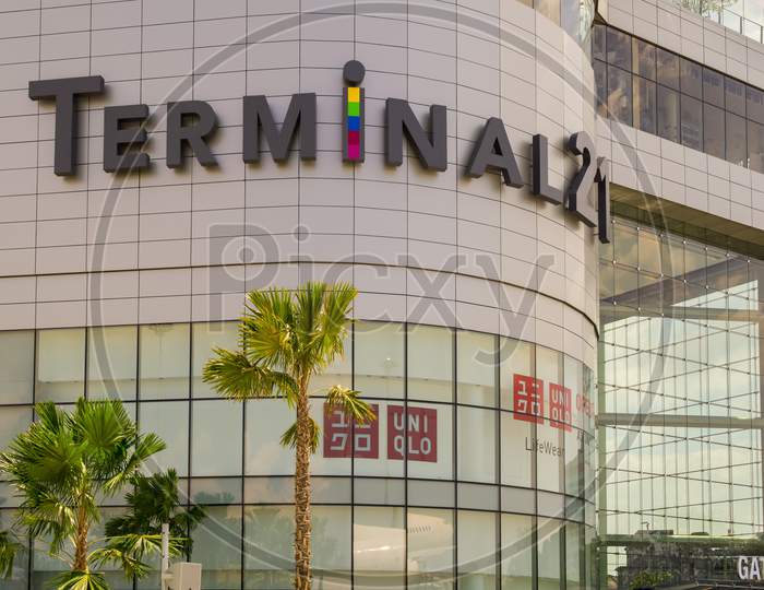 Pattaya,Thailand - October 12,2018: Terminal 21 This Is The Big,New Mall In Second Road Before The Opening Seven Days Later. It Contains Many Shops,Restaurants And A Cinema.