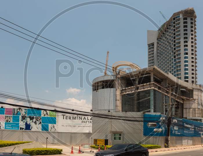 Pattaya,Thailand - April 14,2018: Terminal 21 This Big,New Shopping Mall Is In Second Road And It'S Still Under Construction.It Will Open In October.