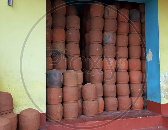 Picture of Earthen Pot kept in a shop to sale