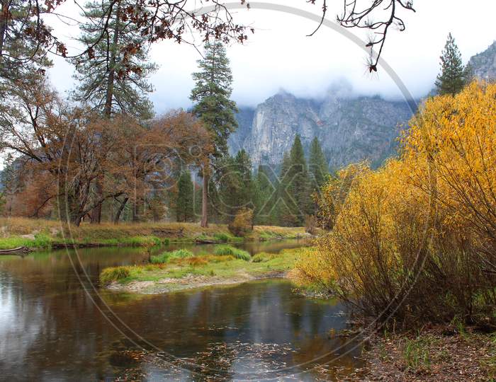 Autumn In Yosemite Valley (Ca 06277)