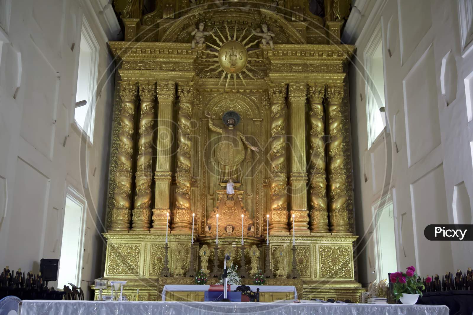 The Altar Of The Basilica Of Bom Jesus. The Golden Altar Of The Basilica Of Bom Jesus, Goa. India