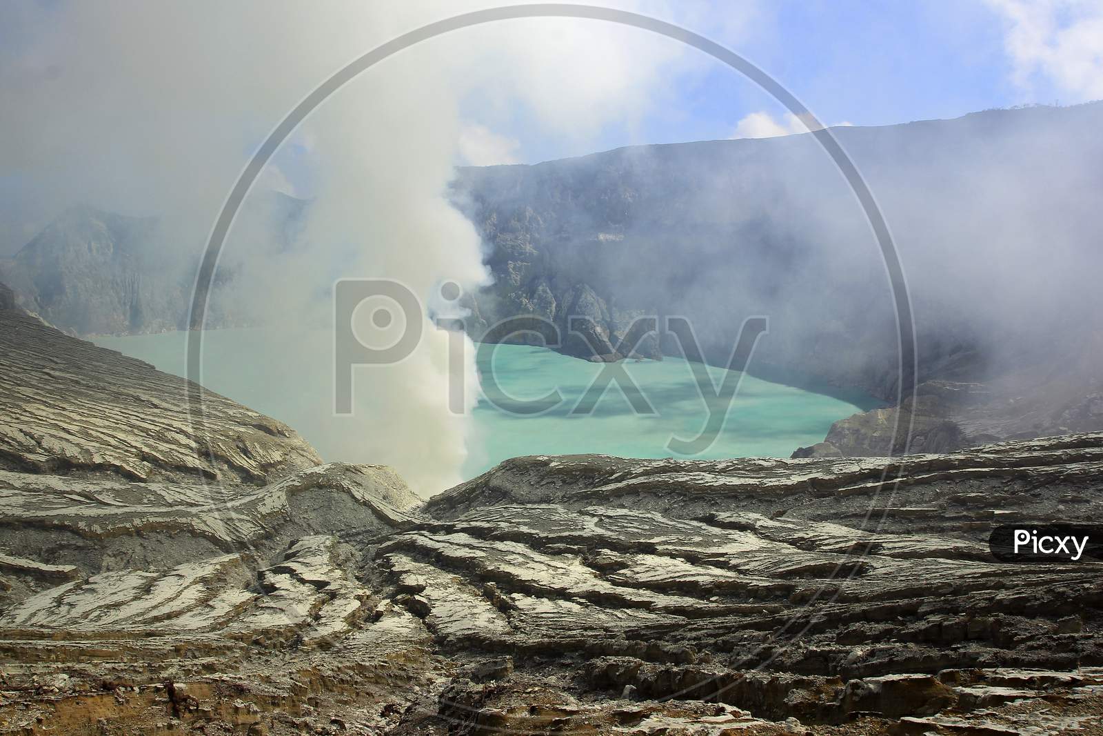 Mount ijen or better known as Ijen Crater has a caldera wall as high as 300 to 500 meters