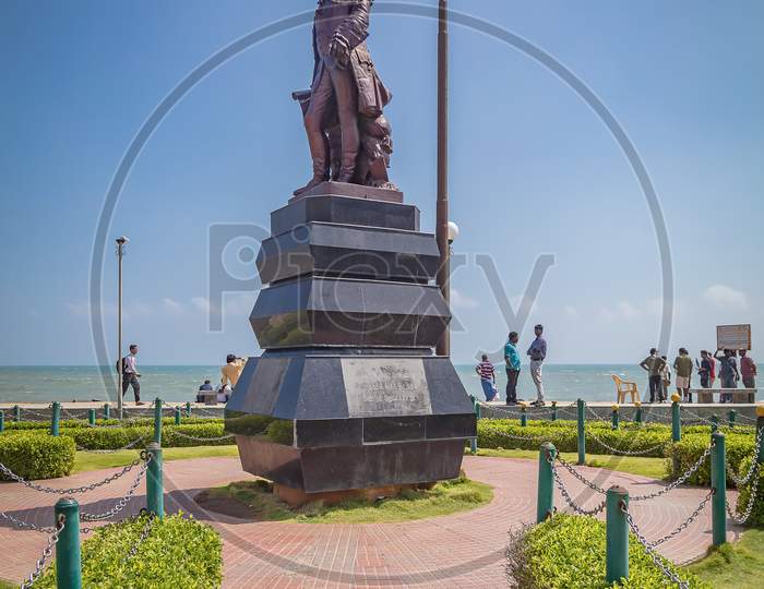 Statue Of Dupleix, Puducherry India, A Wonderland For Travellers, Stretching For Almost 1.5 Km, The Promenade Beach Is A Jewel In The City’S Crown.