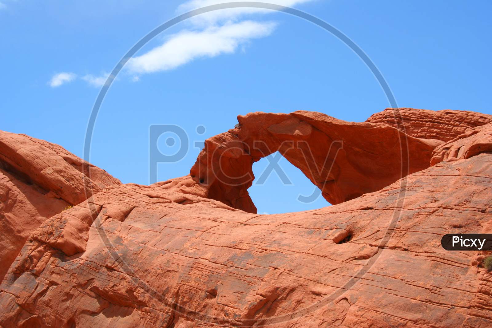Arch In Valley Of Fire State Park (Nv 00227)