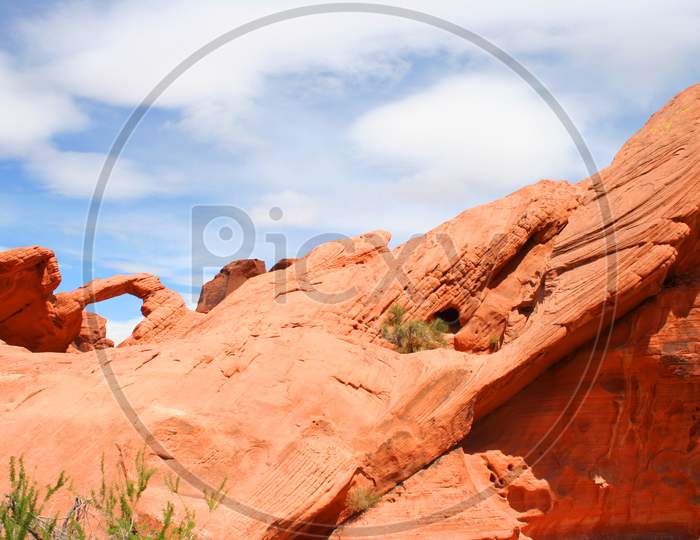 Arch In Valley Of Fire State Park (Nv 00232)