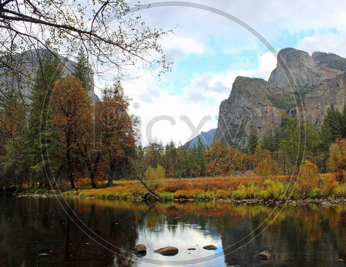 Autumn In Yosemite Valley (Ca 06371)