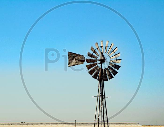 Working Windmill (Ca 07272)