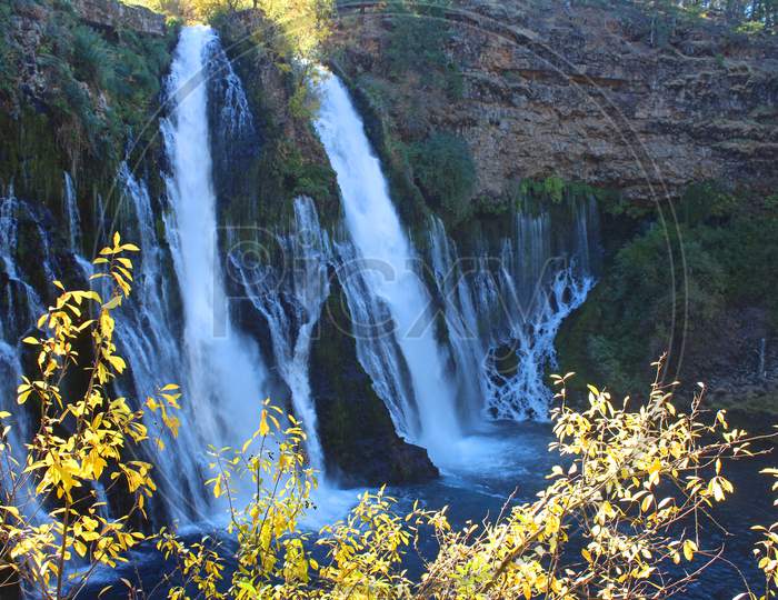 Burney Falls (Ca 06132)