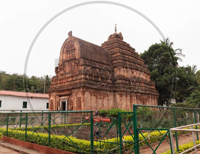 Hampi, India July 10, 2019 : Paravti Temple Left To The Kumaraswami Temple On Top Of The Krauncha Giri Or Hill At Sandur.