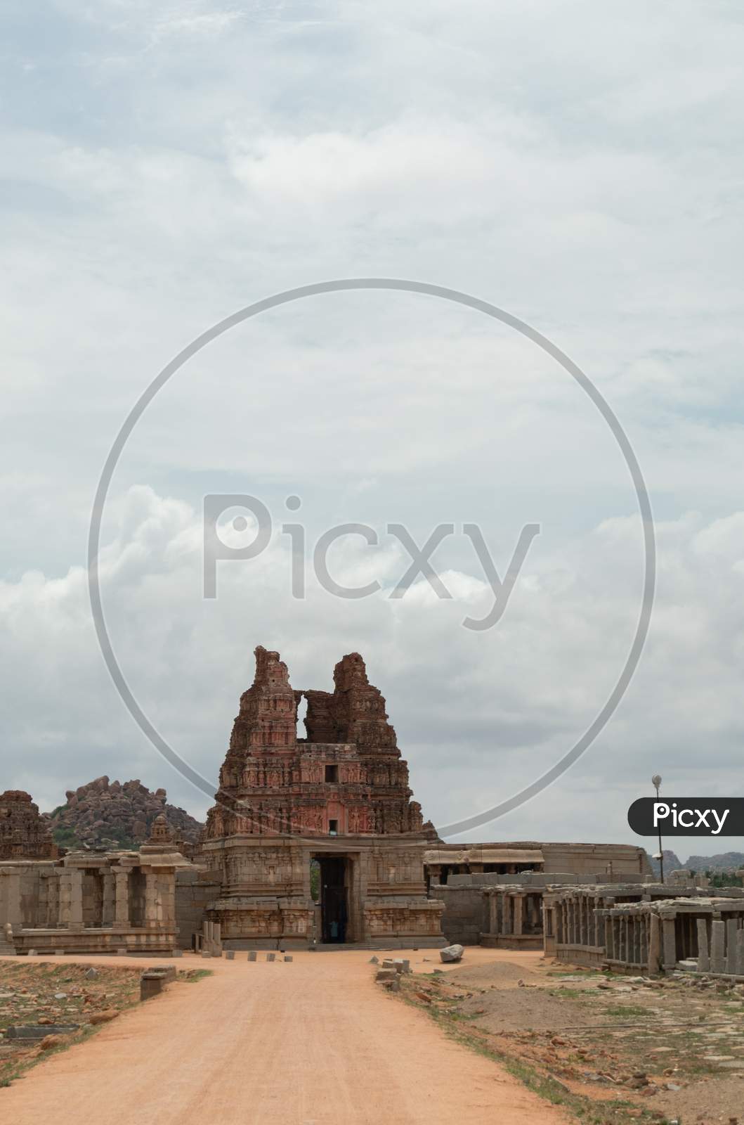 Way To Ruined Vittala Temple Complex And Stone Chariot At Hampi, India.