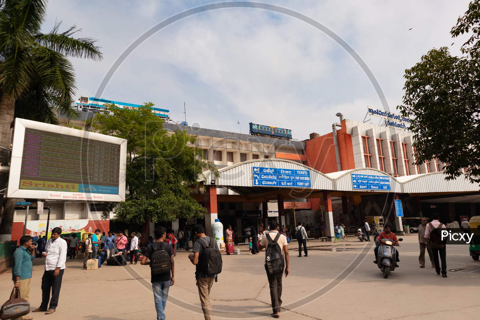 Bangalore India June 3, 2019 :Passengers At The Entrance Of The Bangalore Railway Station Morning Time