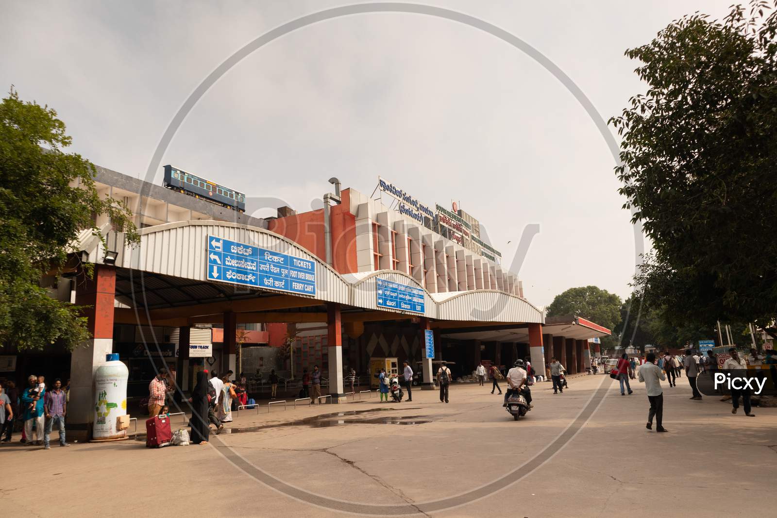 Bangalore India June 3, 2019 :Passengers At The Entrance Of The Bangalore Railway Station Morning Time