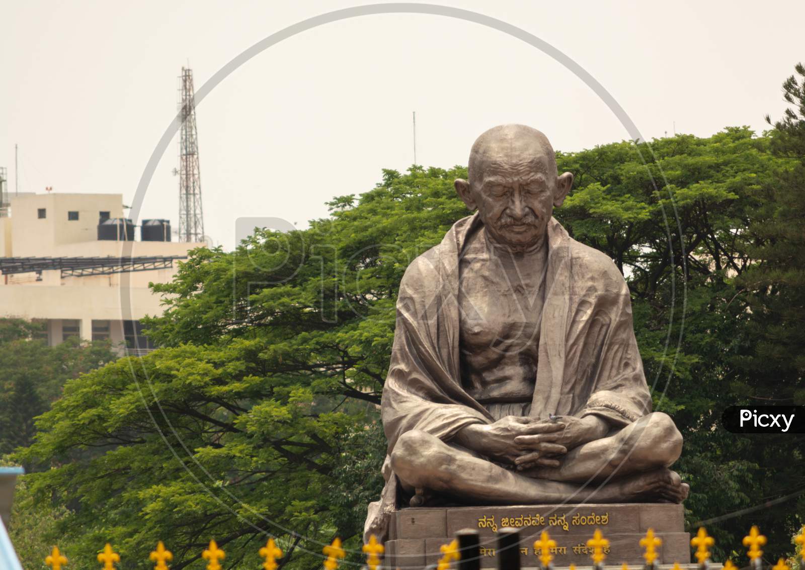 Mahatma Gandhi Idol