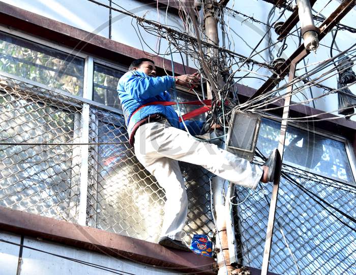 risky electrician