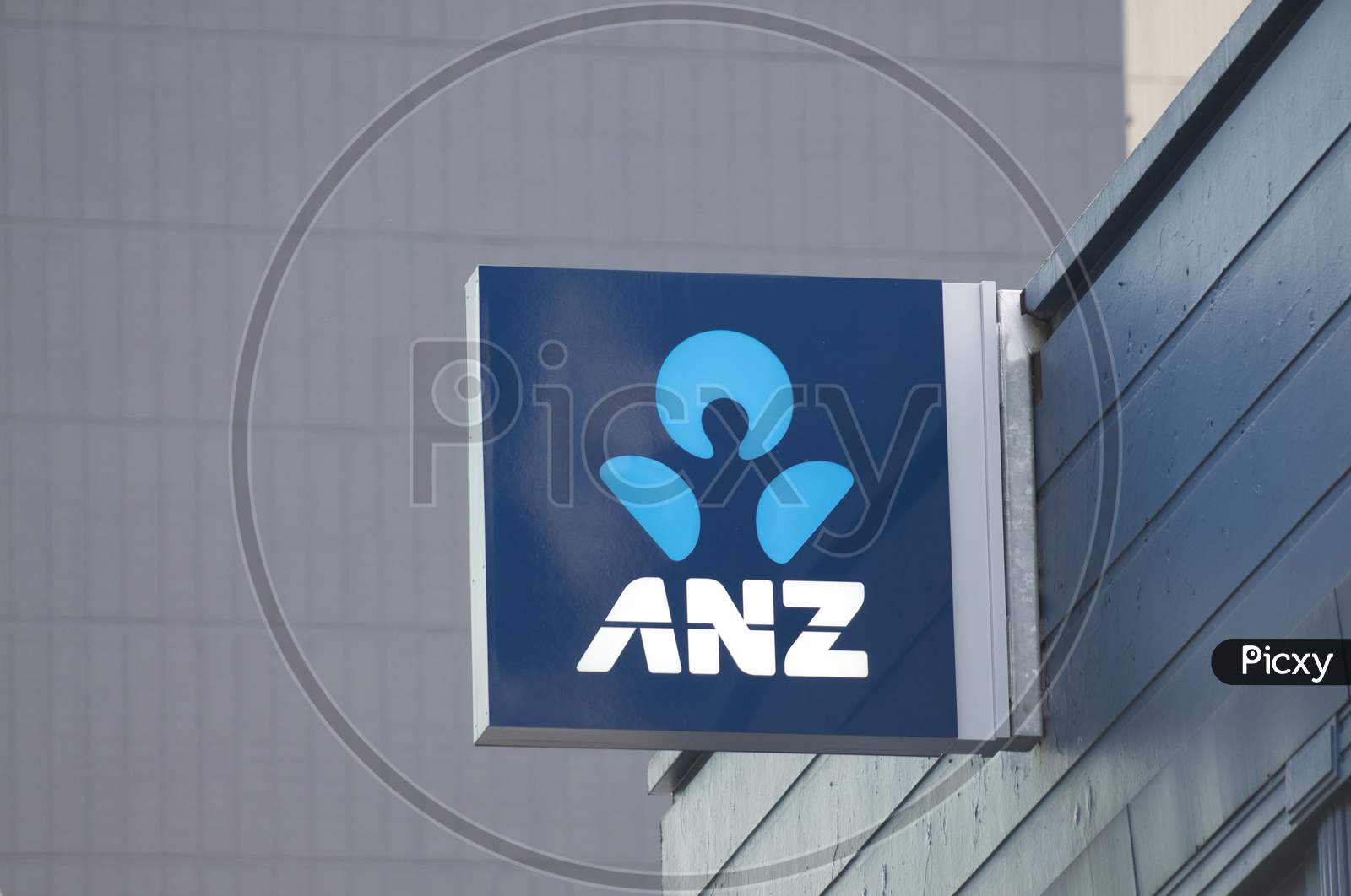 Anz (Australia And New Zealand Banking Group) Bank Sign