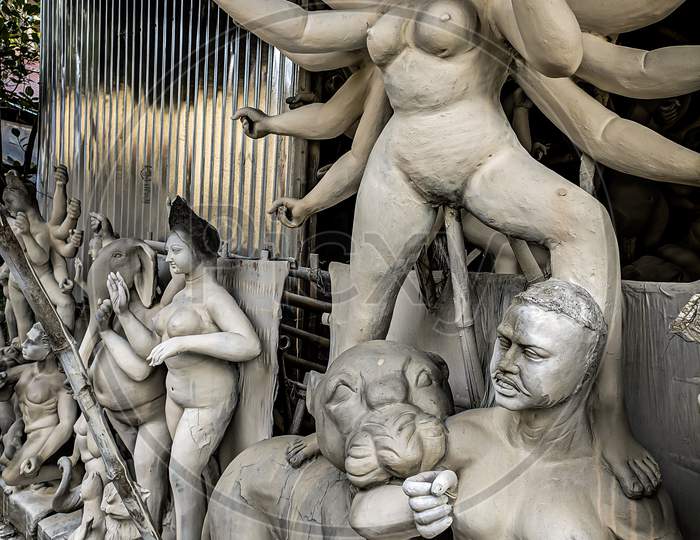 Sculpture, statue & art