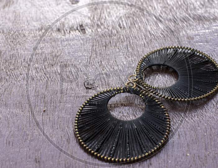 Black Color Ear Ring With Beautiful Design