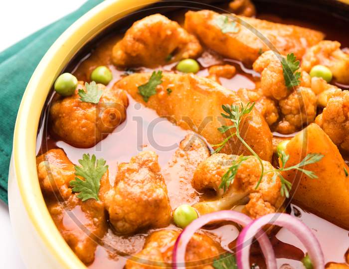 Aloo Gobi Masala OR cauliflower Curry served with Indian bread / Naan / Roti