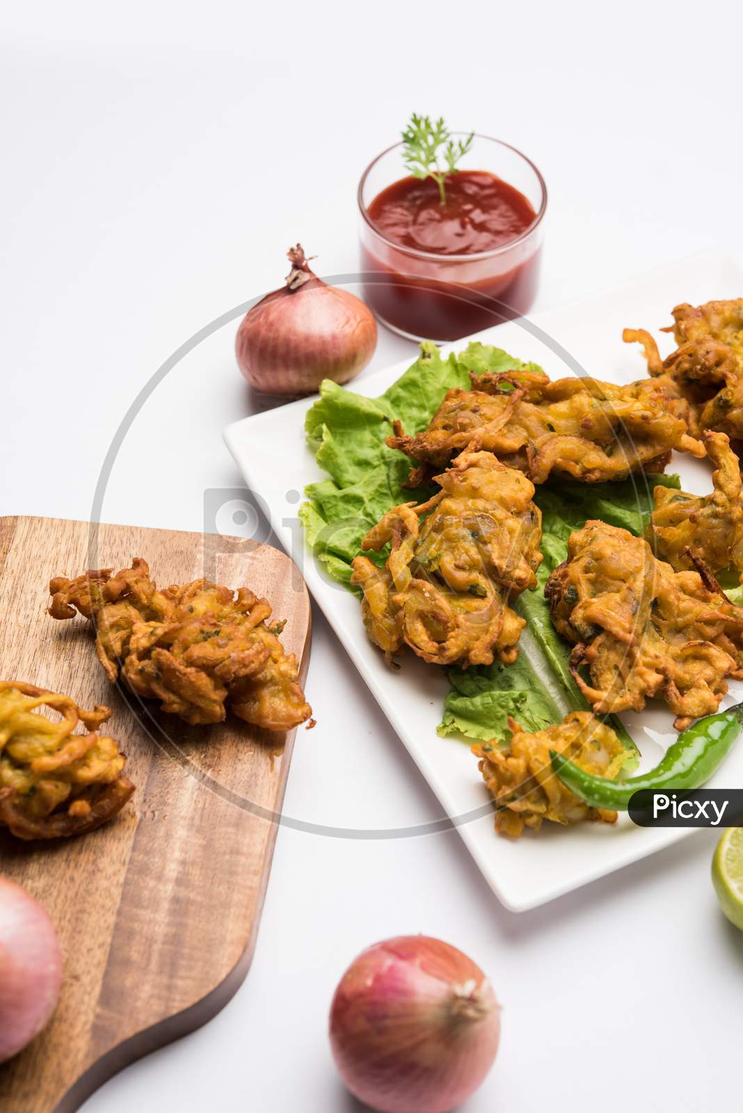 Crispy Kanda bhaji/Bhajji or Pyaj Pakode or fried onion pakora