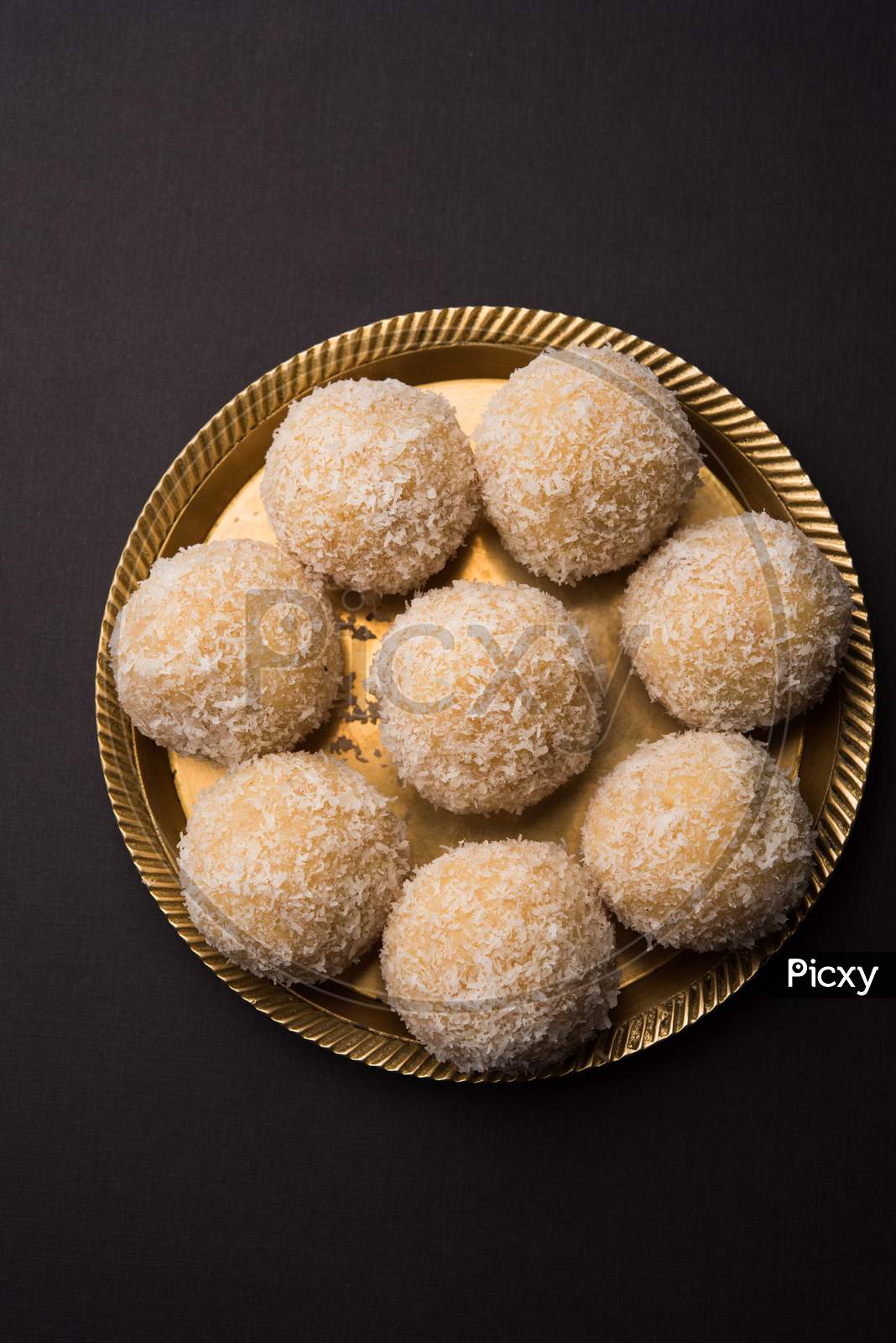 Coconut Sweet Laddoo OR Nariyal Laddu