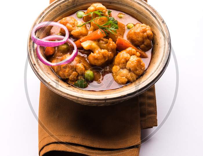 Aloo Gobi Masala OR cauliflower Curry served with Indian bread / Naan / Roti