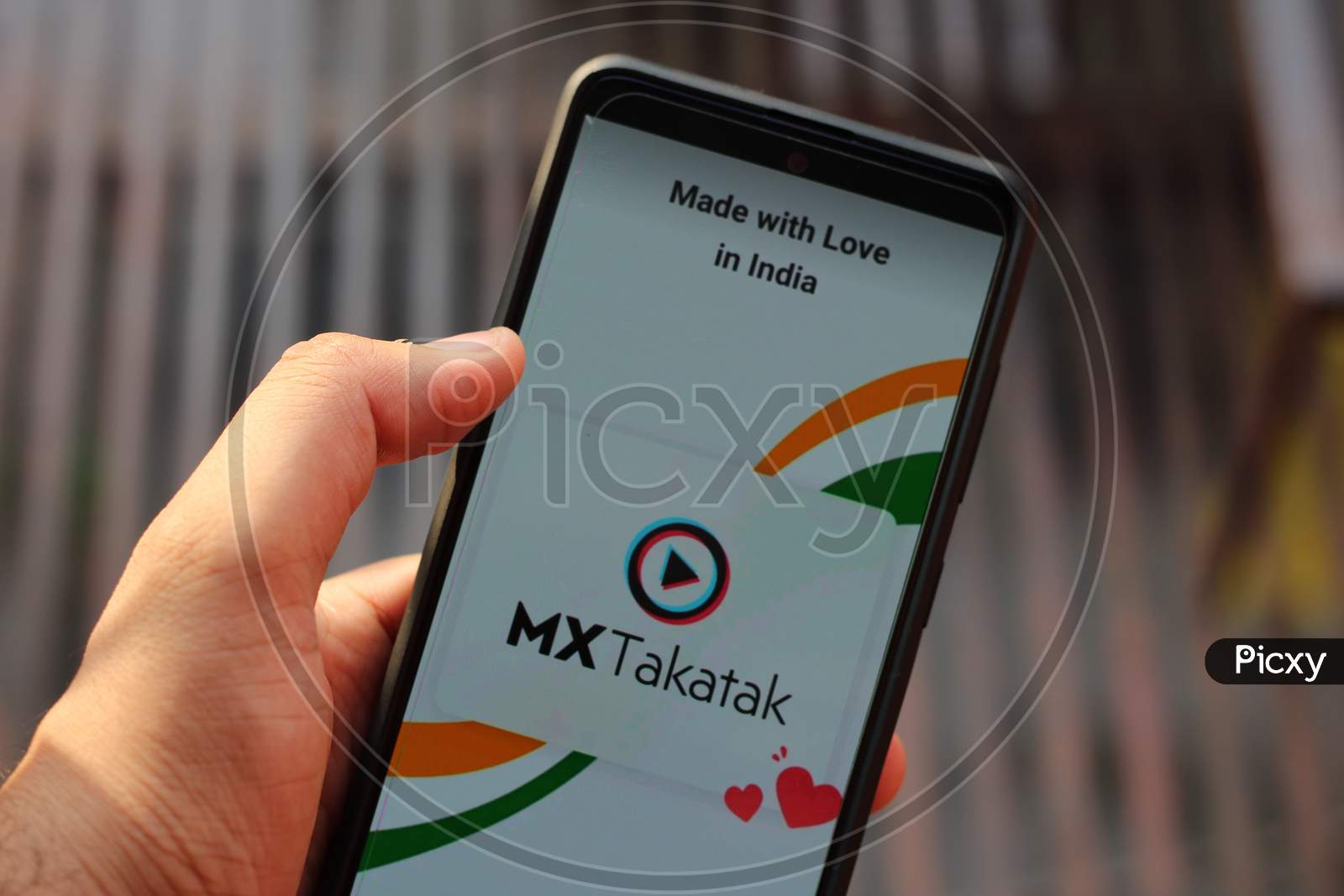 MX Takatak application on smartphone , By MX Player