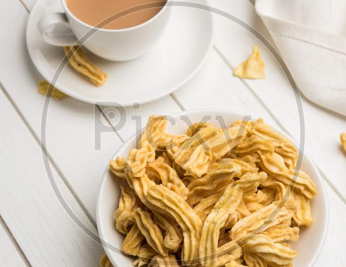 Ganthiya or Gathiya Papdi snack with tea