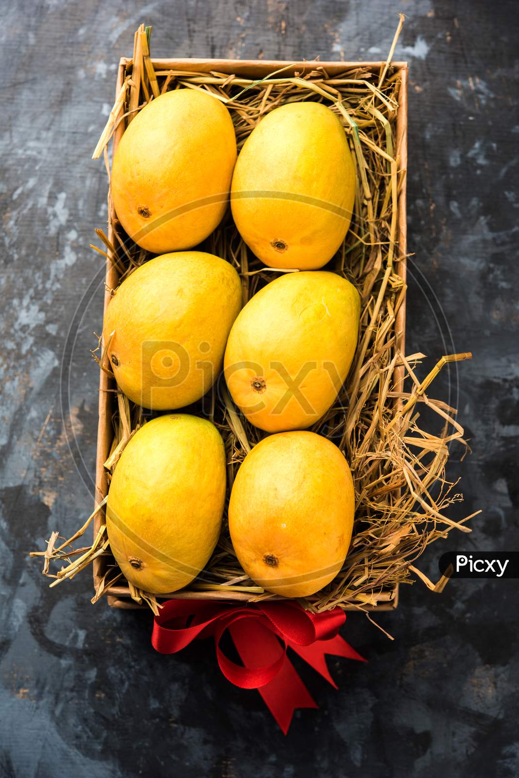 Alphonso mangoes in a gift box