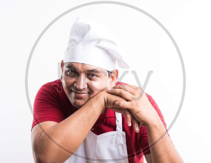 Image Of Indian Male Chef Cook In Apron And Wearing Hat Qy803941 Picxy 
