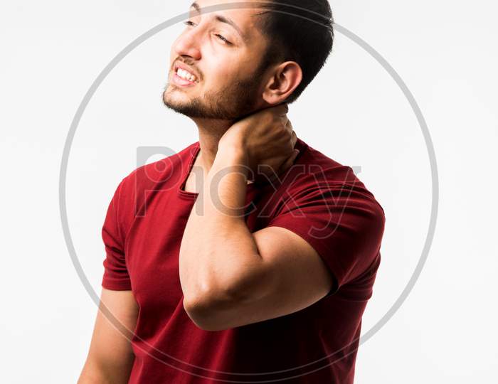 man having neck pain