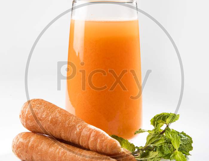 Fresh carrot/gajar juice